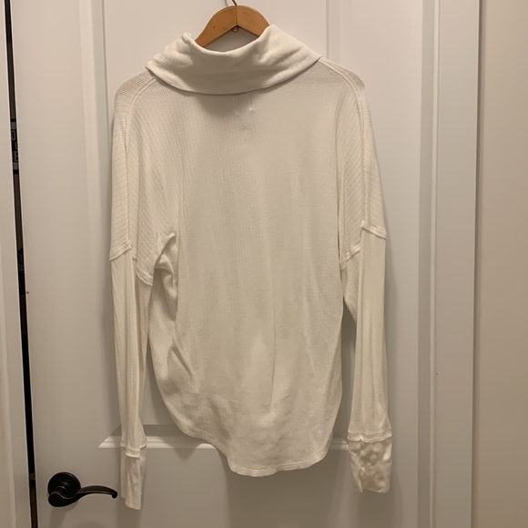 CORE Life White Turtleneck Sweater - Picture 3 of 3